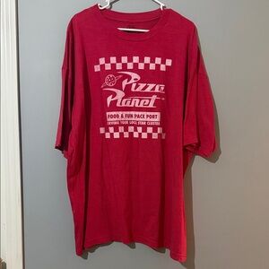 Red Pizza Planet Graphic T-Shirt size 3XLT great condition.